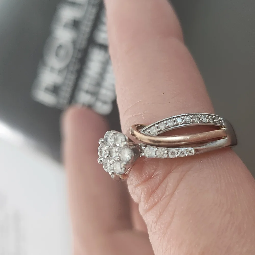 Elegant Silver and Gold Twisted Ring - Picture 6 of 6